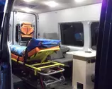 Носилки в салоне специализированного автомобиля