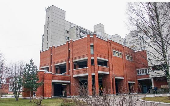 Транспортировка больного из 2 Городской больницы (Учебный 5), с подъёмом на этаж