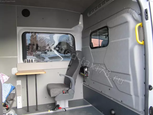 Салон санитарного автомобиля Ford Transit NEW