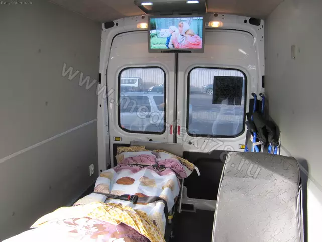 Салон санитарного автомобиля Ford Transit NEW