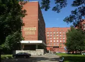 Перевозка лежачего больного из Покровской больницы (Большой проспект В.О., 85) с подъёмом на этаж