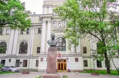 Перевозка больных в Российский нейрохирургический Институт им. Поленова, с подъёмом на этаж
